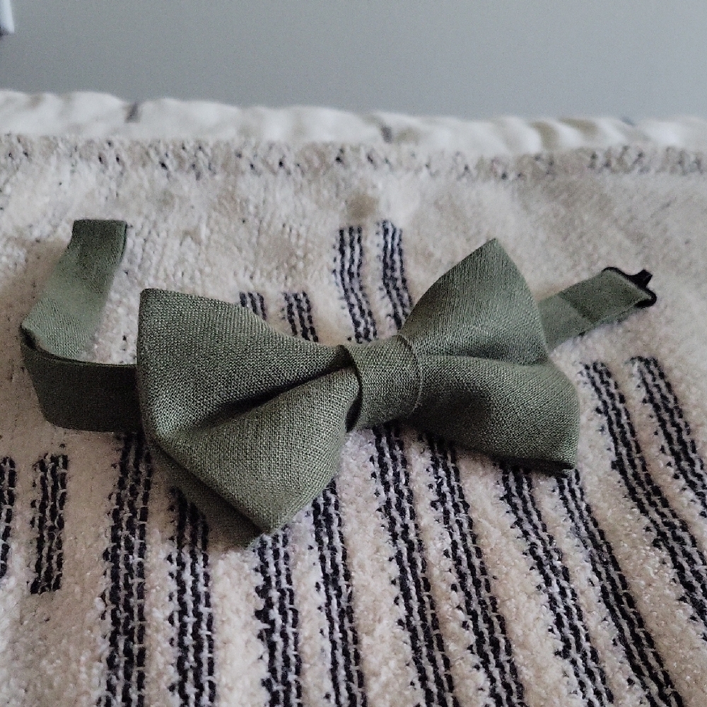 Women's Olive Green Linen Bow Tie